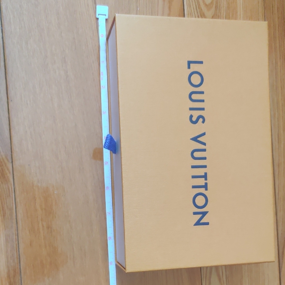 Louis Vuitton Yellow Set with Blue Accents - Picture 2 of 10